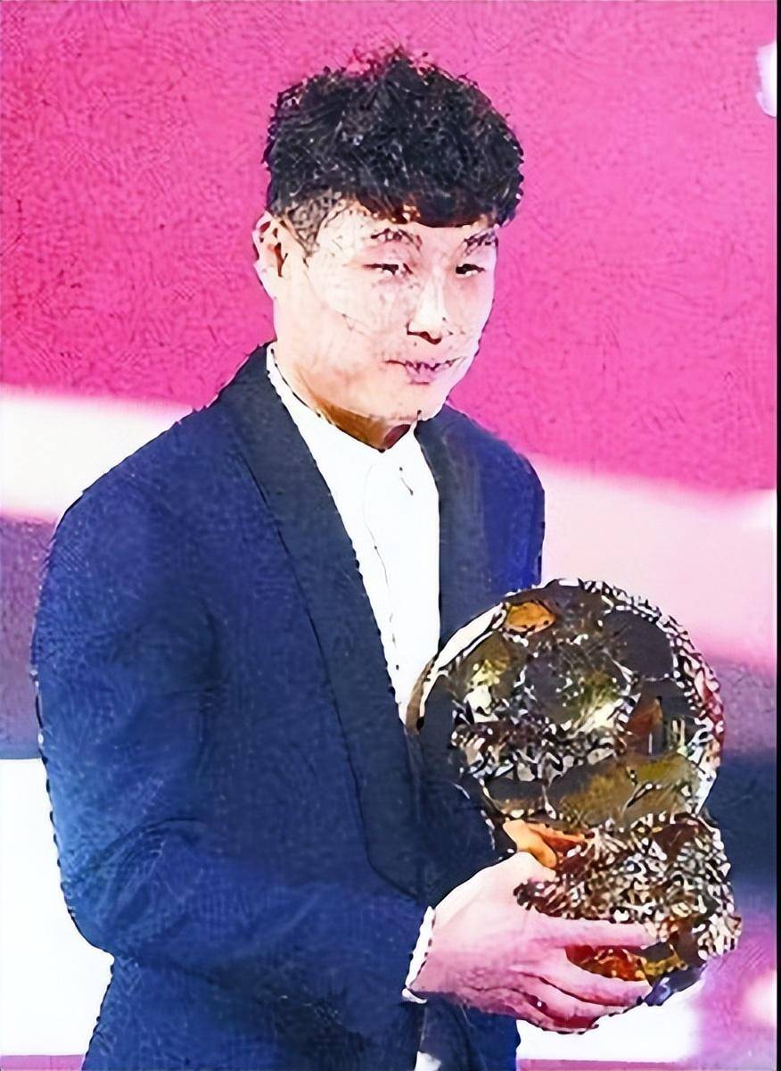 武磊再度上演帽子戏法，C罗后防线成筛子！的简单介绍